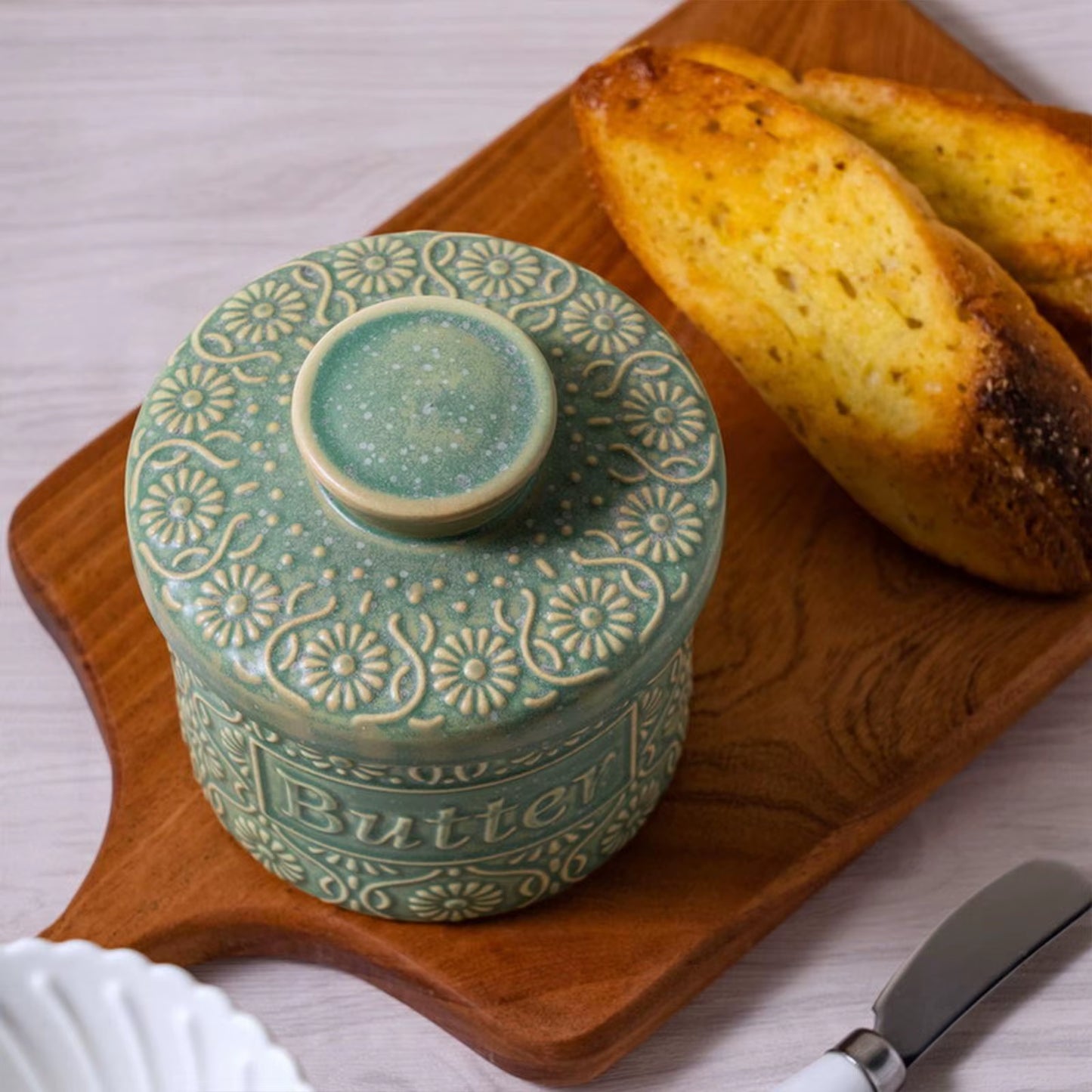 Ceramic Butter Crock with Lid French Butter Dish Butter Jar Cheese Case Storage Container for Home Use Fresh Spreadable Butter