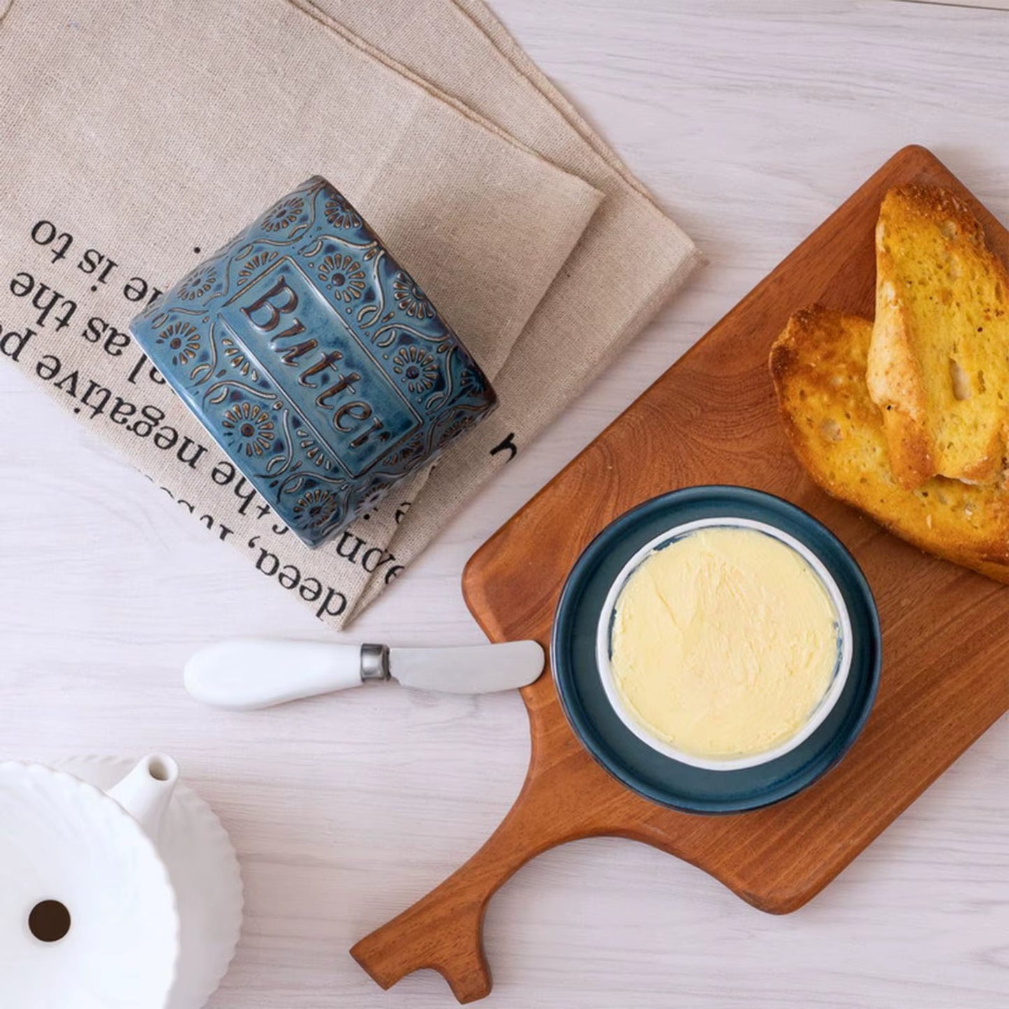 Ceramic Butter Crock with Lid French Butter Dish Butter Jar Cheese Case Storage Container for Home Use Fresh Spreadable Butter